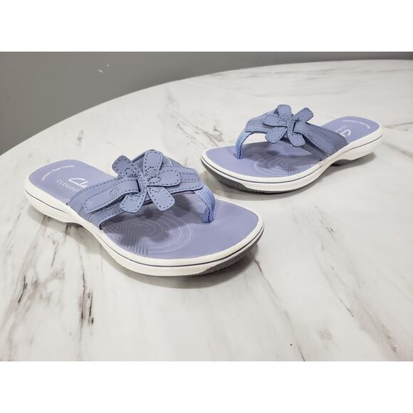 NEW CLARKS Girl Brinkley Aria Light Blue Sandal Flip Flop CLOUDSTEPPERS Size 12 - Picture 1 of 8